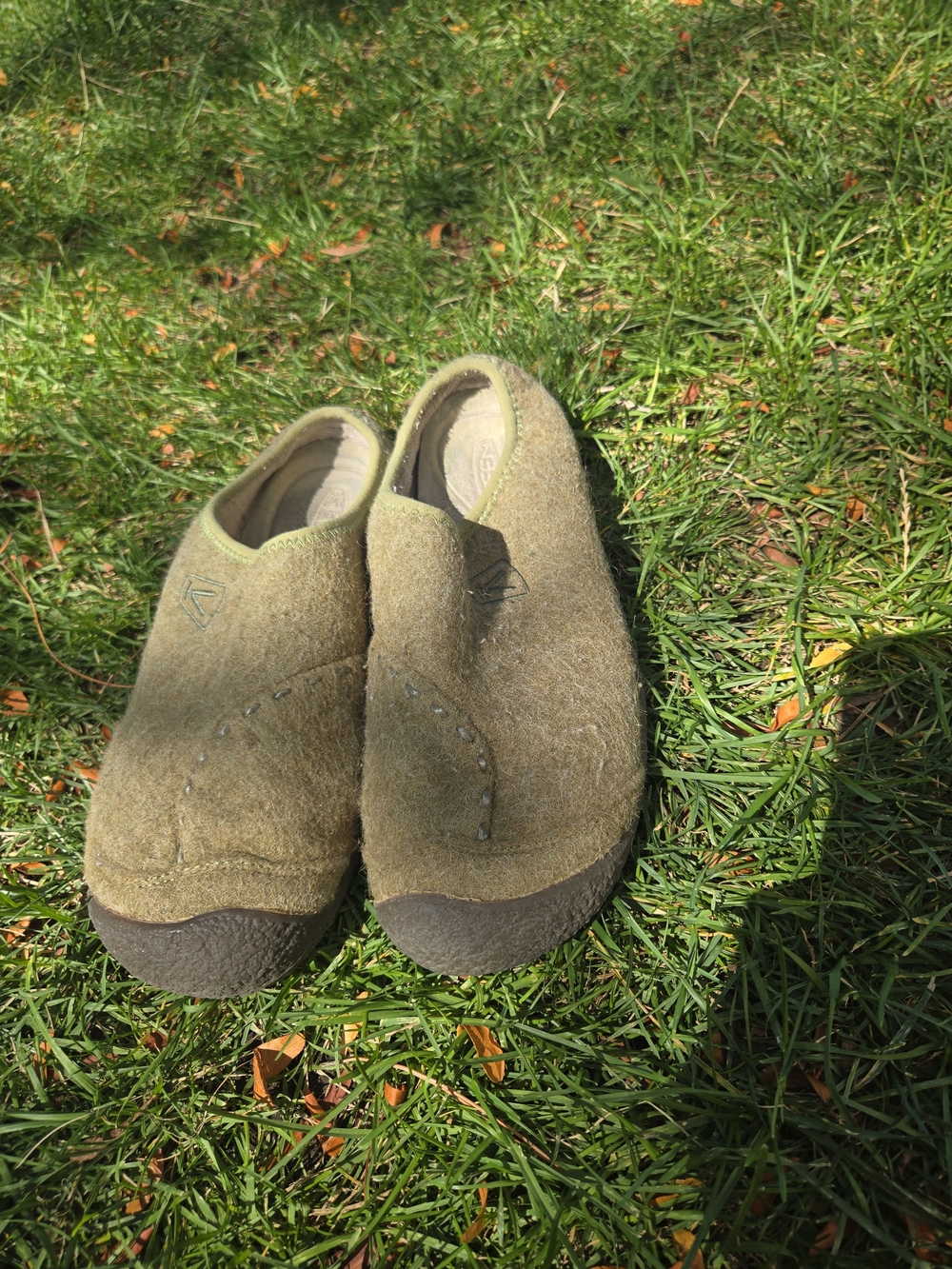 Women's Keen Olive Slip-On Wool Comfort Shoes Size 8